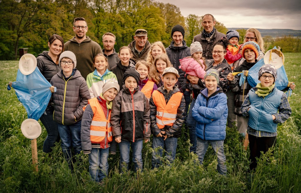 Die Kids mit ihren Scheuchen von der Kids-for-Kitz-Aktion 2019